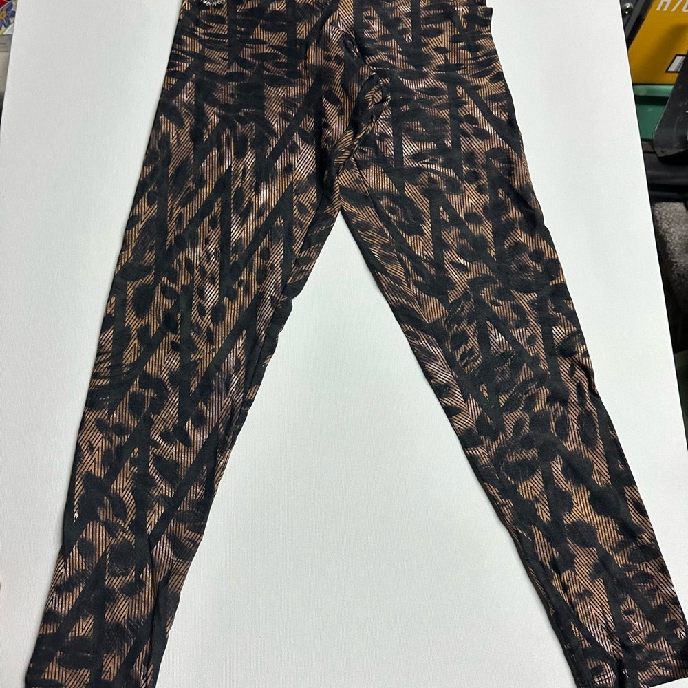 Work out Bia Brazil Loepard style leggings. Pre-owned.